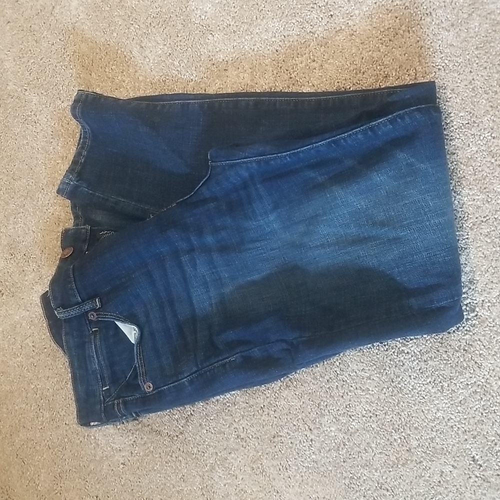 Like new lucky brand dark wash skinny jeans
